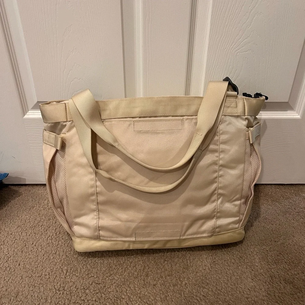 The North Face Base Camp Voyager Tote Bag - Picture 2 of 6